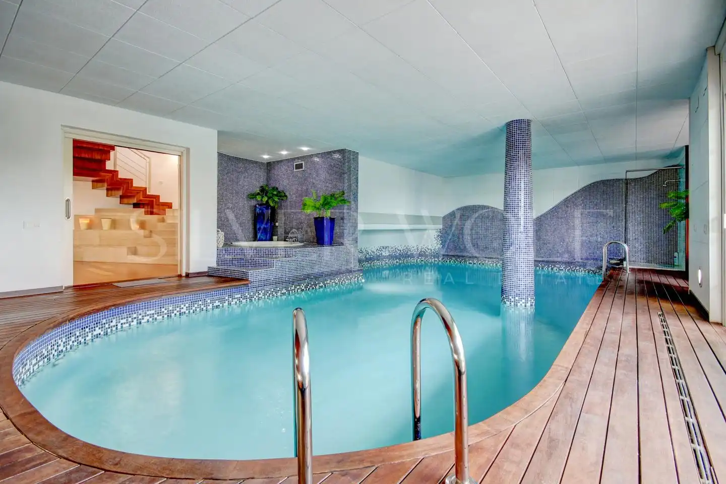 Swimming pool of Houses for sale in Sant Cugat del Vallès  with Air Conditioner, Heating and Private garden