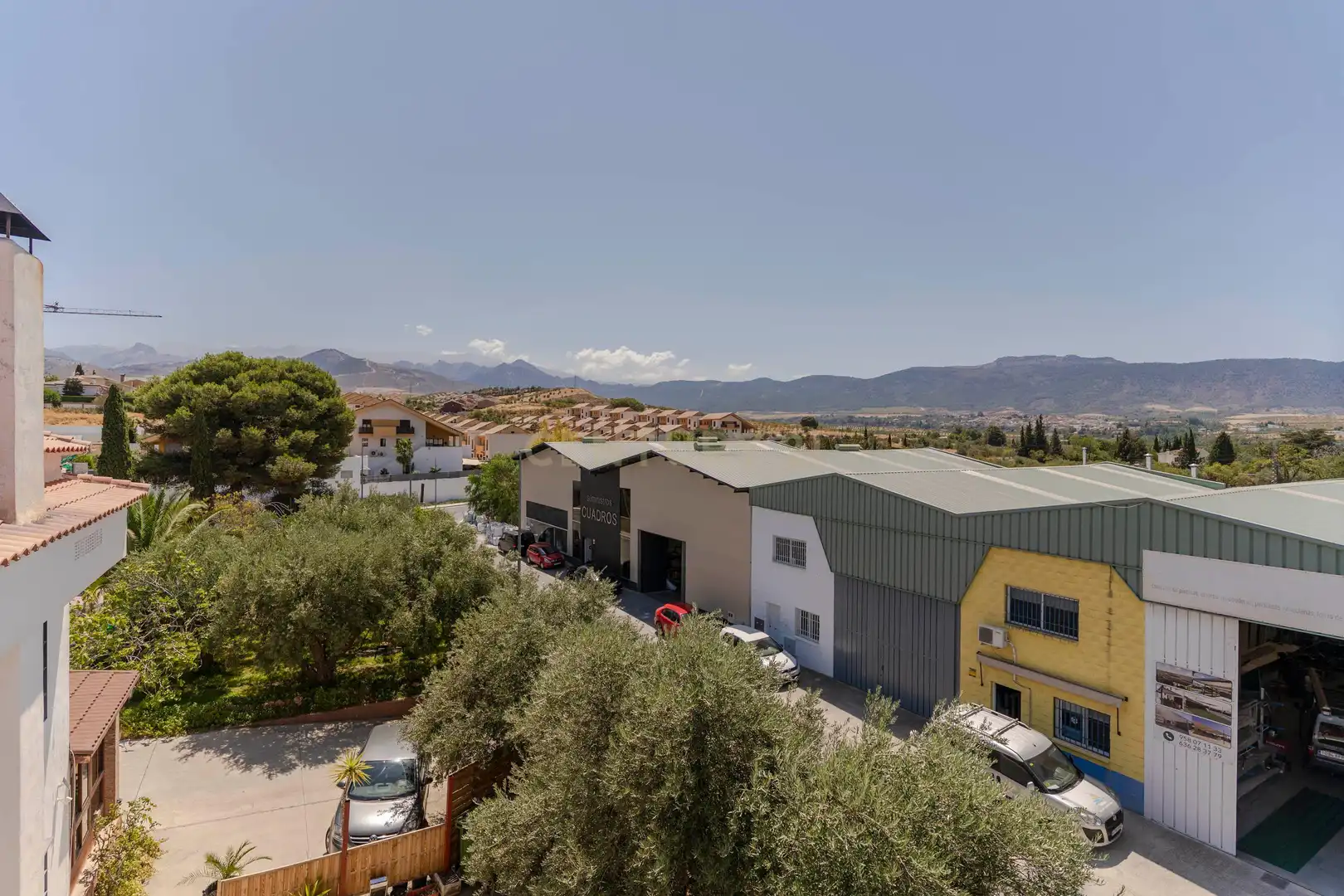 Vista exterior de Edificio en venta en Gójar