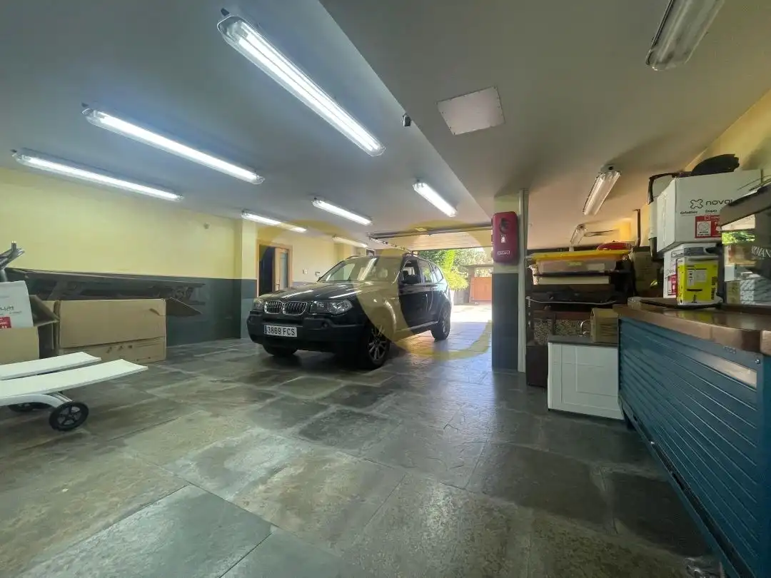 Parking of Houses for rent in Santa Cruz de Bezana  with Air Conditioner, Heating and Private garden