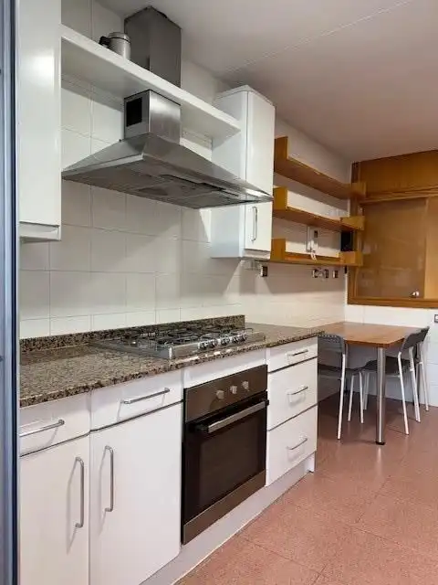Küche von Wohnung zum Verkauf in Murcia mit Klimaanlage und Abstellraum