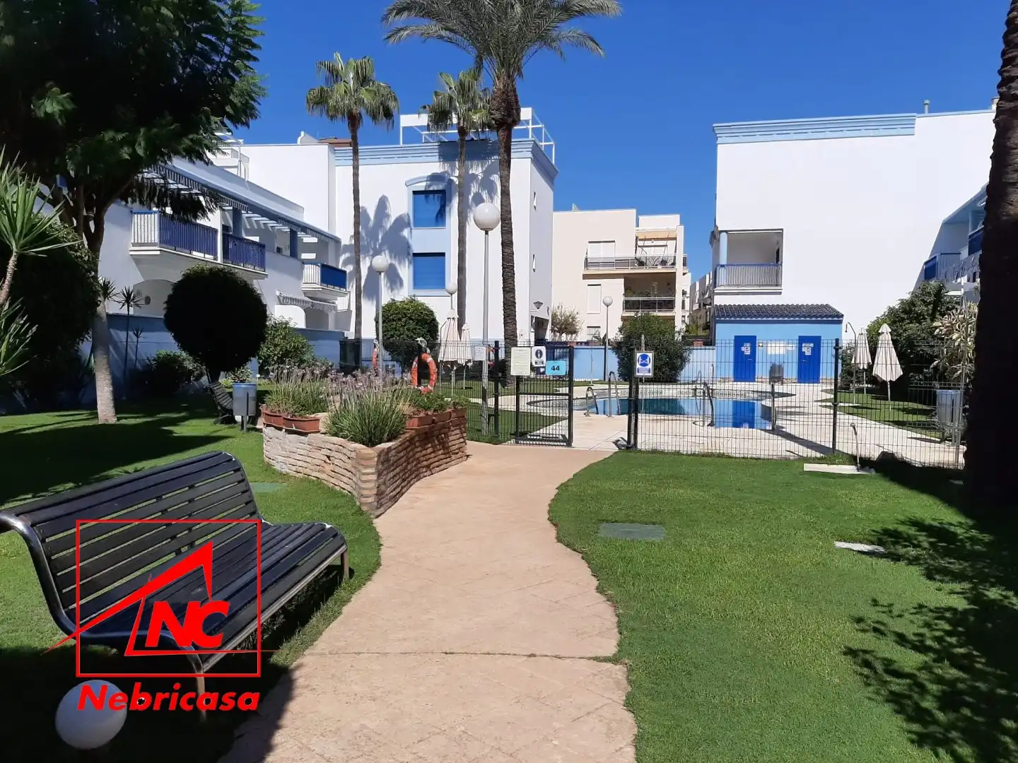 Außenansicht von Wohnung zur Miete in Rota mit Klimaanlage, Terrasse und Schwimmbad