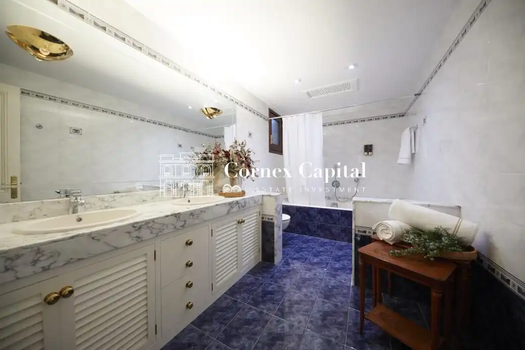 Badezimmer von Country house zum Verkauf in Sant Andreu de Llavaneres mit Privatgarten, Terrasse und Schwimmbad