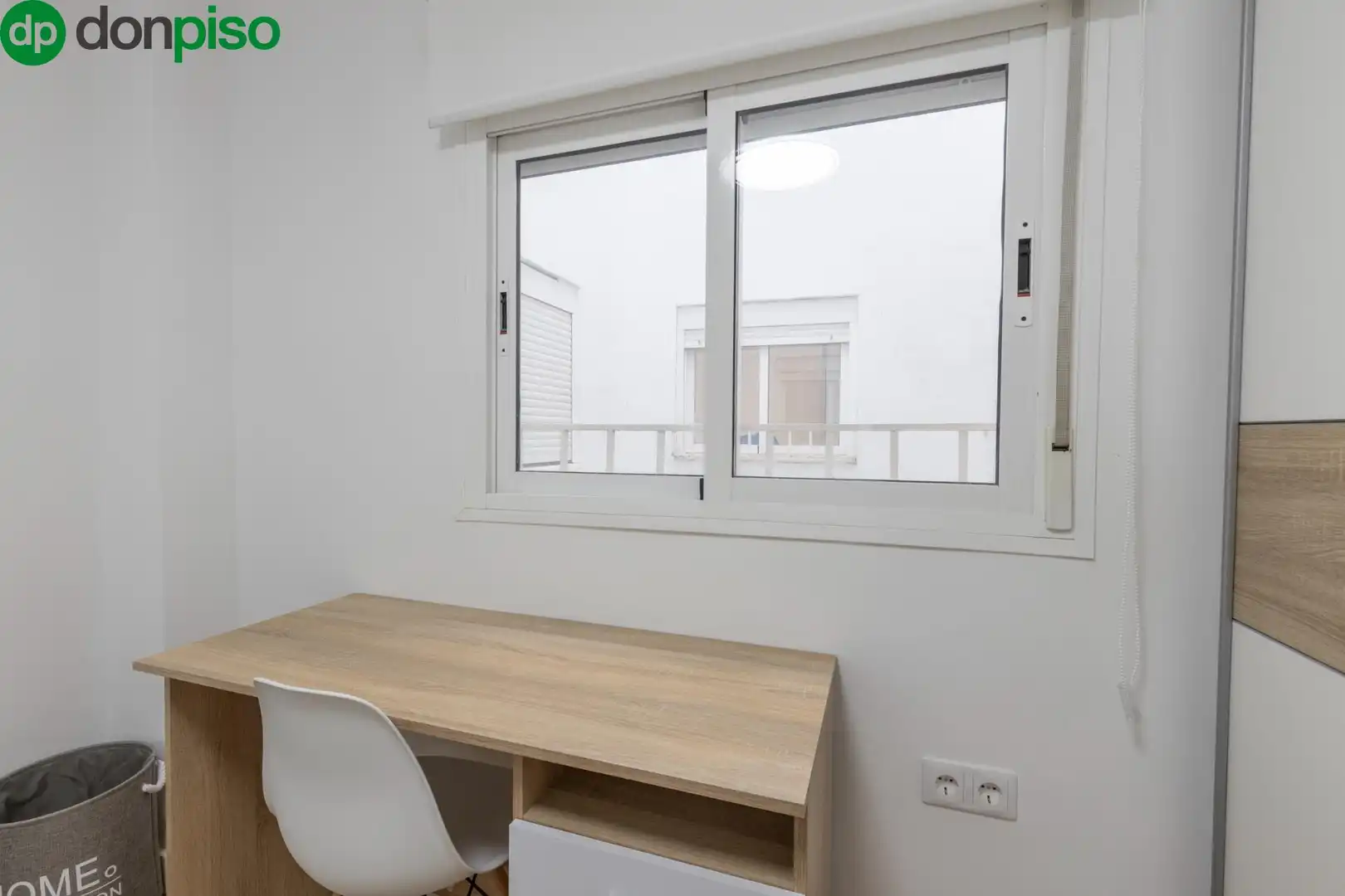 Bedroom of Flat for sale in Granada  with Furnished