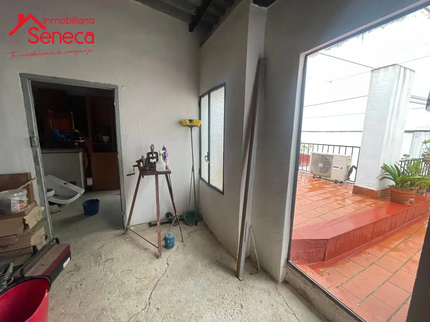 Balcony of Houses for sale in Córdoba  with Air Conditioner and Storage room