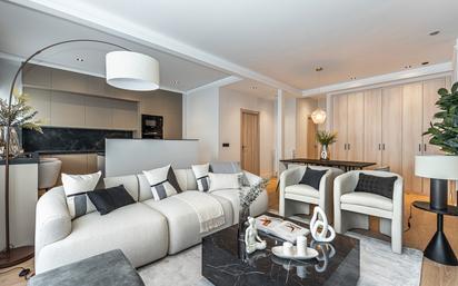 Living room of Flat for sale in  Madrid Capital  with Air Conditioner, Heating and Furnished