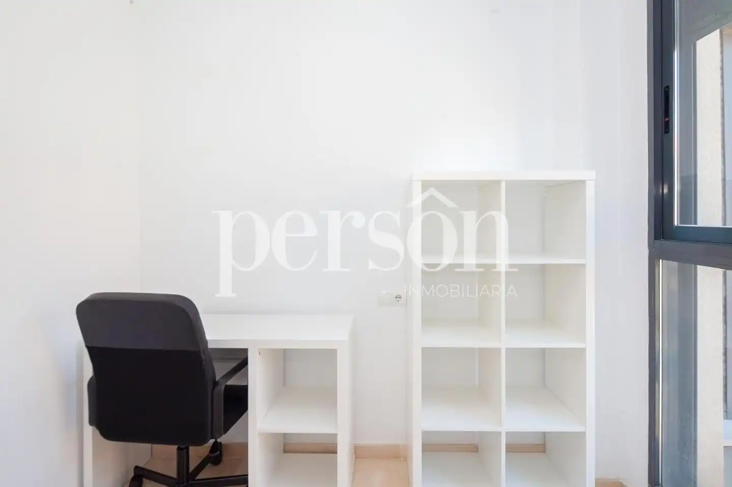 Habitación de Piso de alquiler en Valencia con Aire acondicionado y Amueblado