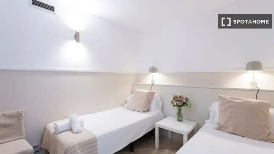 Flat with terrace to rent in Ciutat Vella, imagen 17