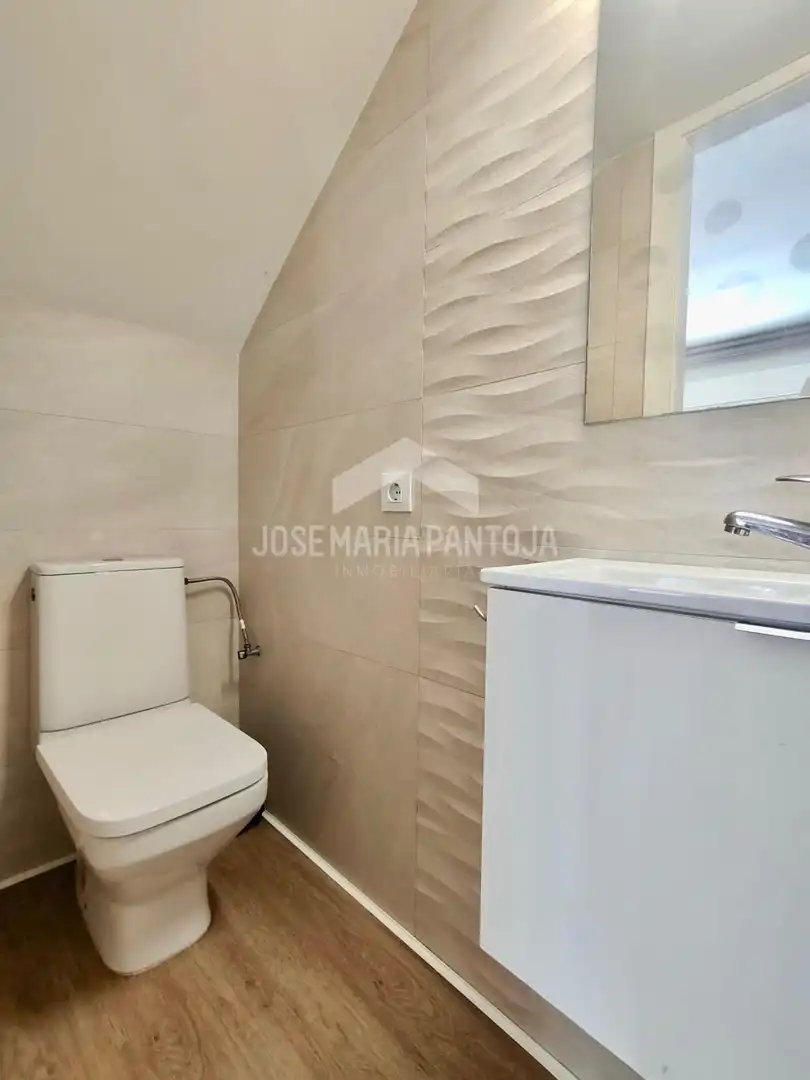 Baño de Casa adosada en venta en Jerez de la Frontera con Aire acondicionado, Calefacción y Jardín privado