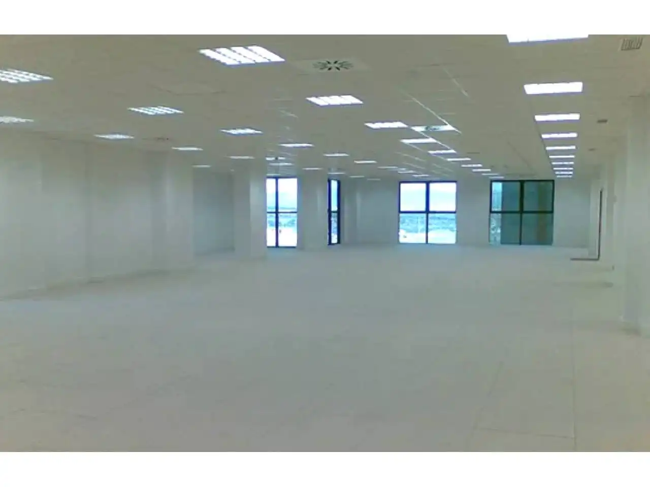 Office for rent in Madrid  with Air Conditioner and Alarm