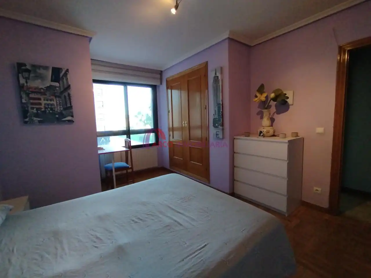 Dormitori de Apartament en venda en Burgos amb Calefacció, Parquet i Traster