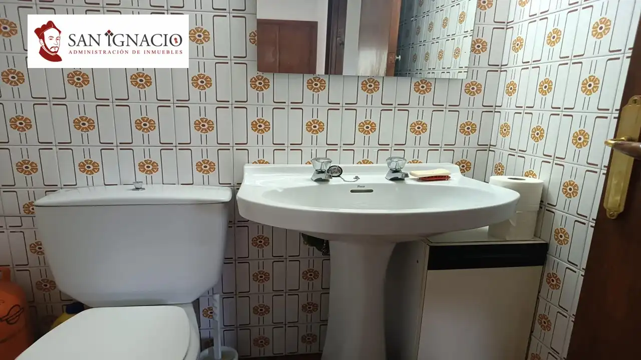 Bany de Pis en venda en Merindad de Montija amb Jardí privat, Traster i Moblat