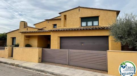 Foto 2 de Casa adosada en venta en La Bisbal d'Empordà, Girona