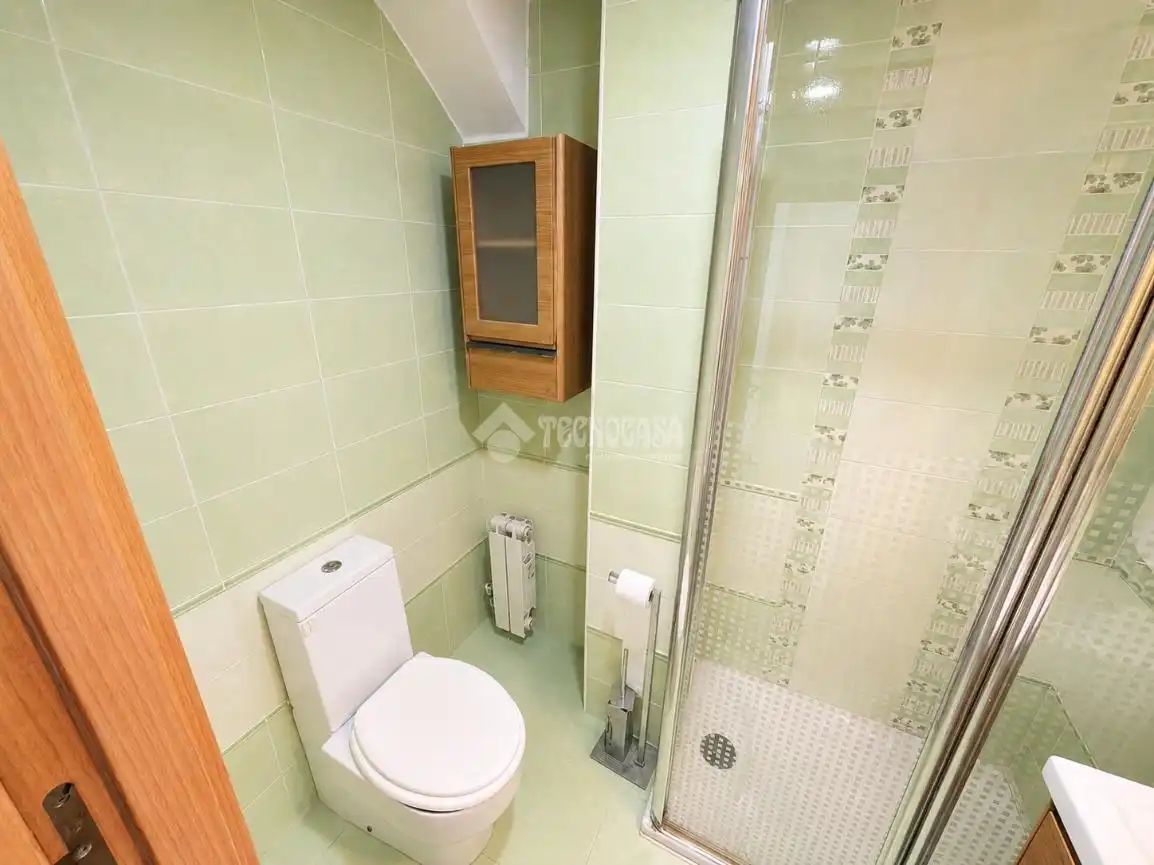 Baño de Piso en venta en Zaragoza con Calefacción y Balcón
