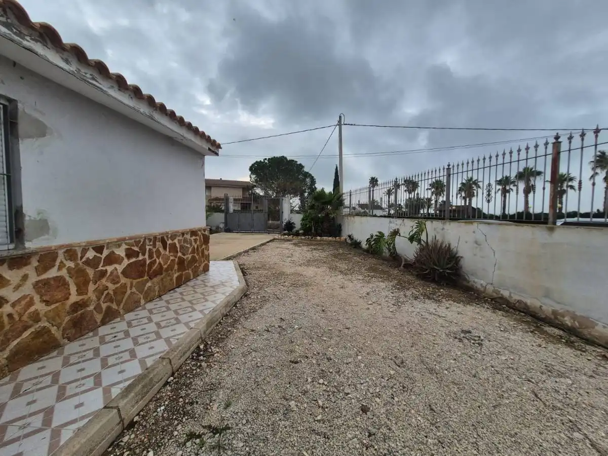 Chalet con piscina en venta en Partida la Matanza, imagen 3