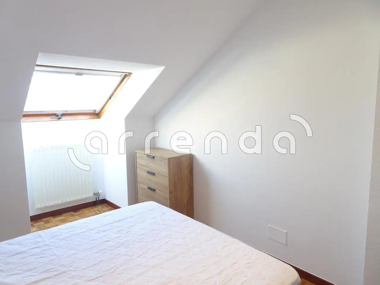 Schlafzimmer von Wohnung zur Miete in Santander mit Heizung und Möbliert