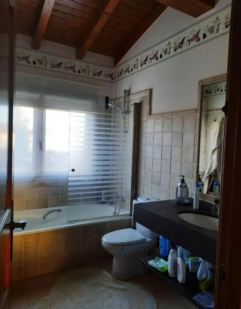 Badezimmer von Haus oder Chalet zum Verkauf in Medina de Pomar mit Heizung und Privatgarten