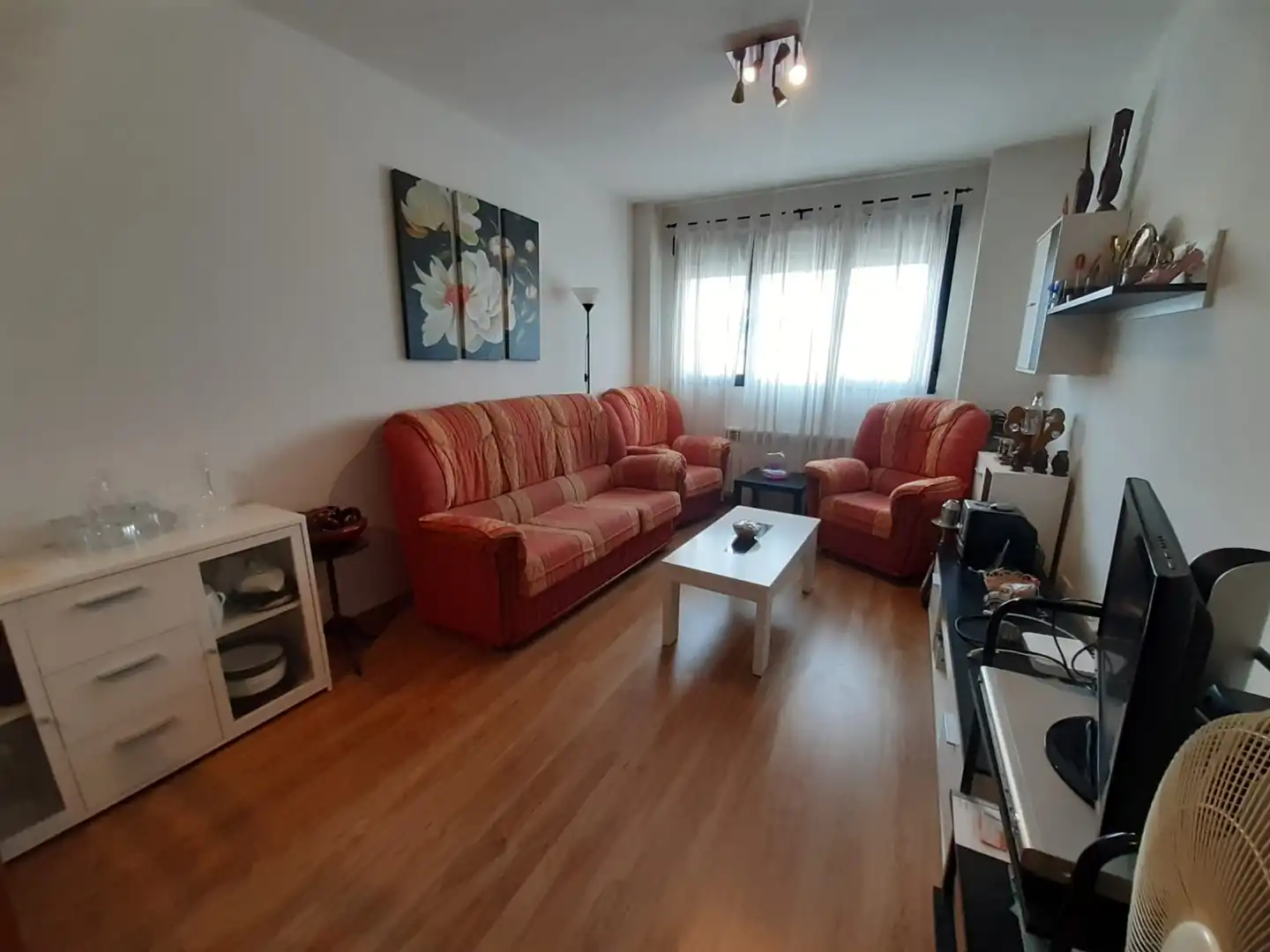 Sala de estar de Apartamento en venta en Morales del Vino con Parquet y Piscina comunitaria