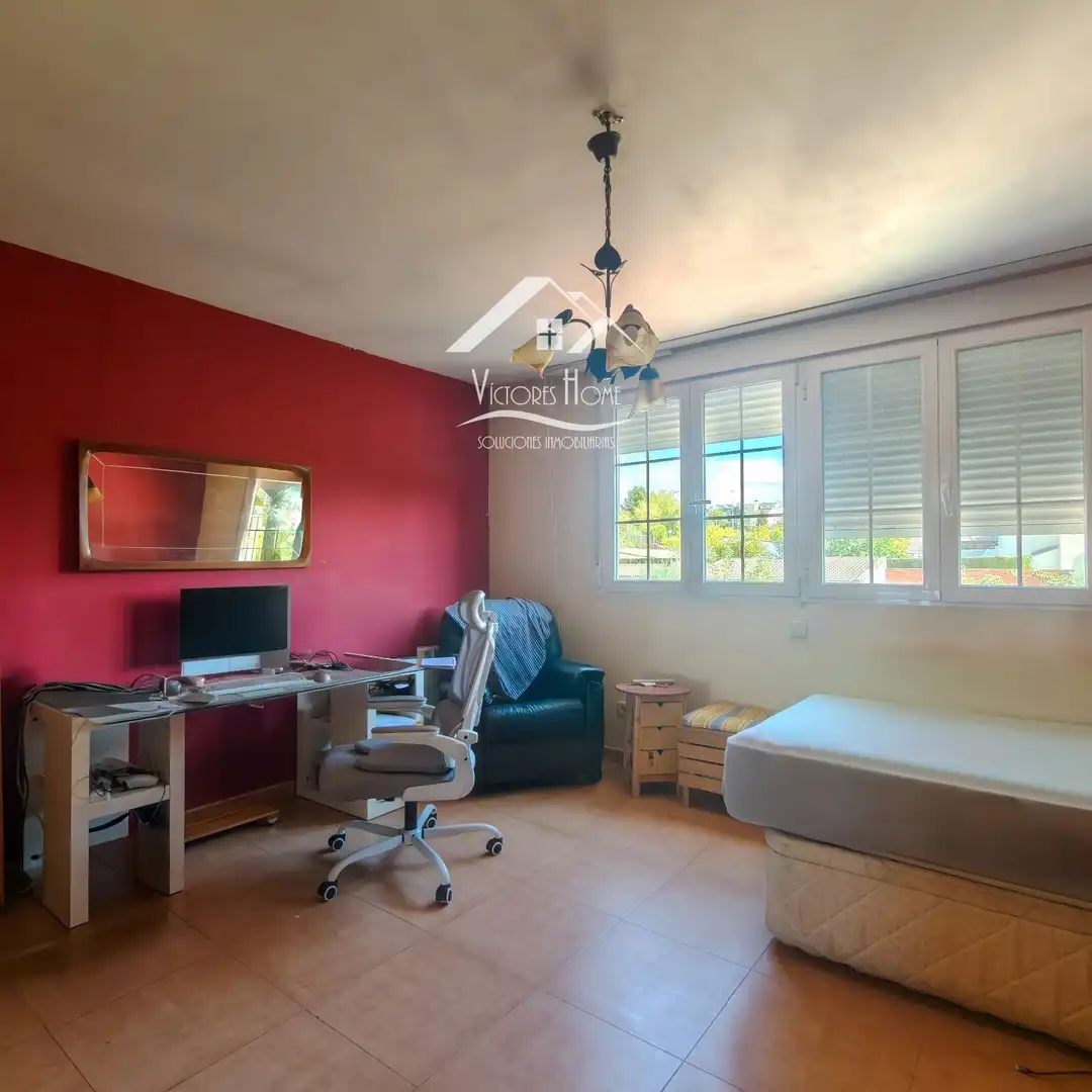 Habitación de Casa adosada en venta en Rivas-Vaciamadrid con Aire acondicionado, Calefacción y Jardín privado