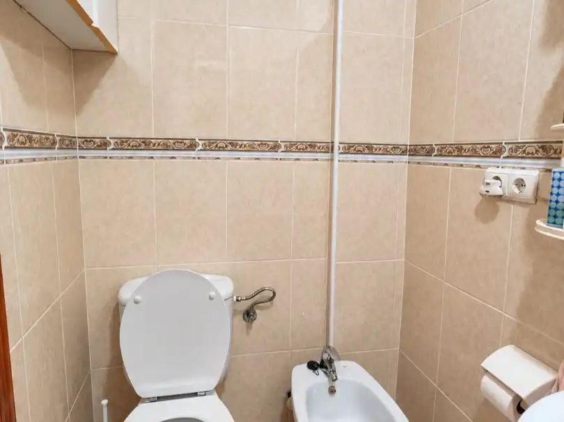 Baño de Piso en venta en Torrevieja con Aire acondicionado, Terraza y Balcón