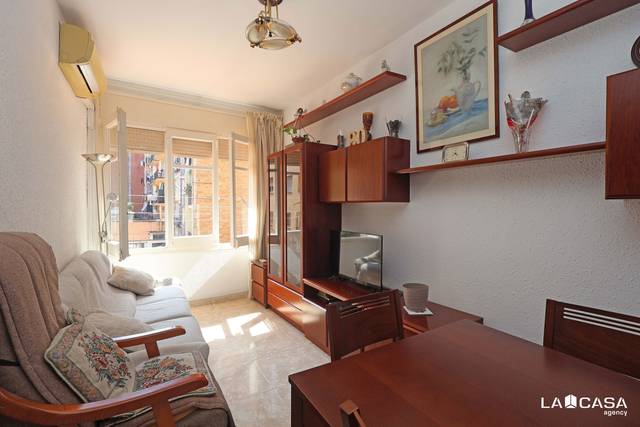 Piso en Venta en El Poble Sec - Parc de Montjuïc