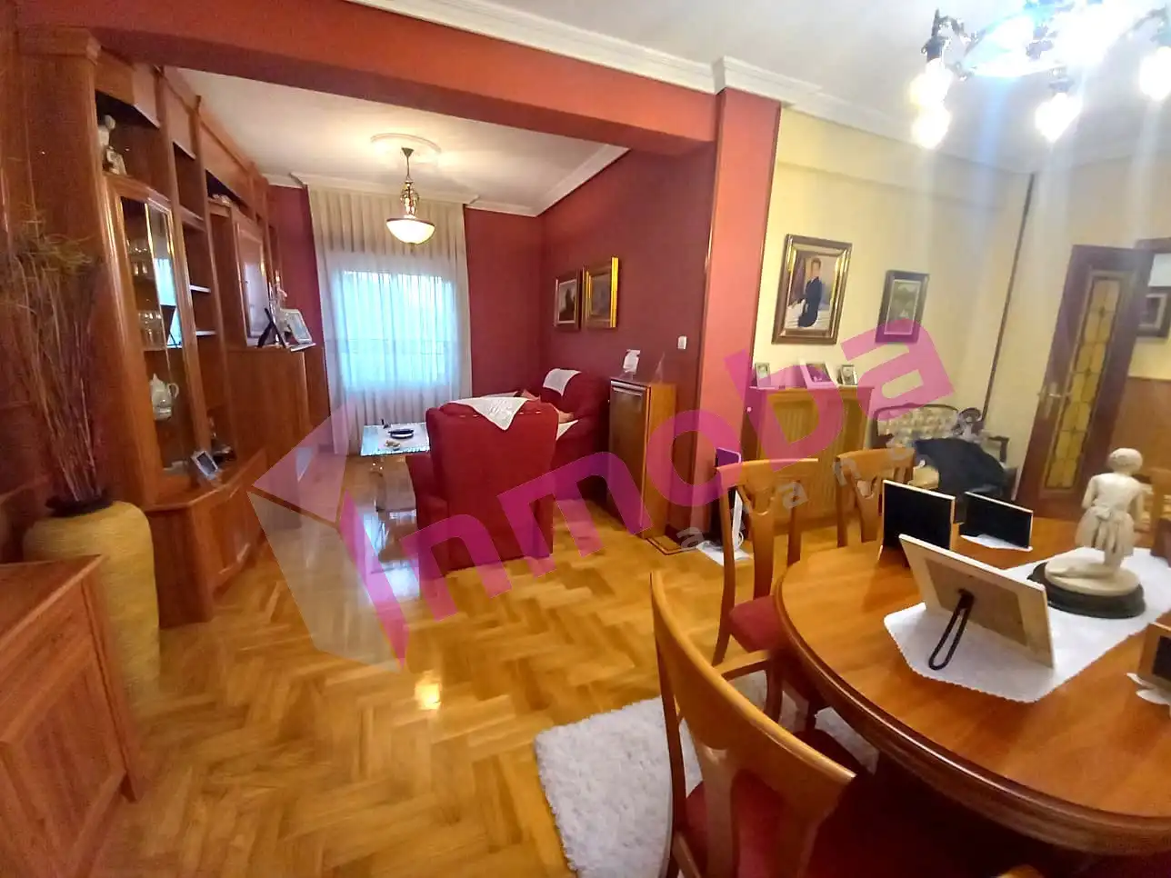 Sala d'estar de Casa o xalet en venda en Aranda de Duero amb Calefacció, Jardí privat i Parquet