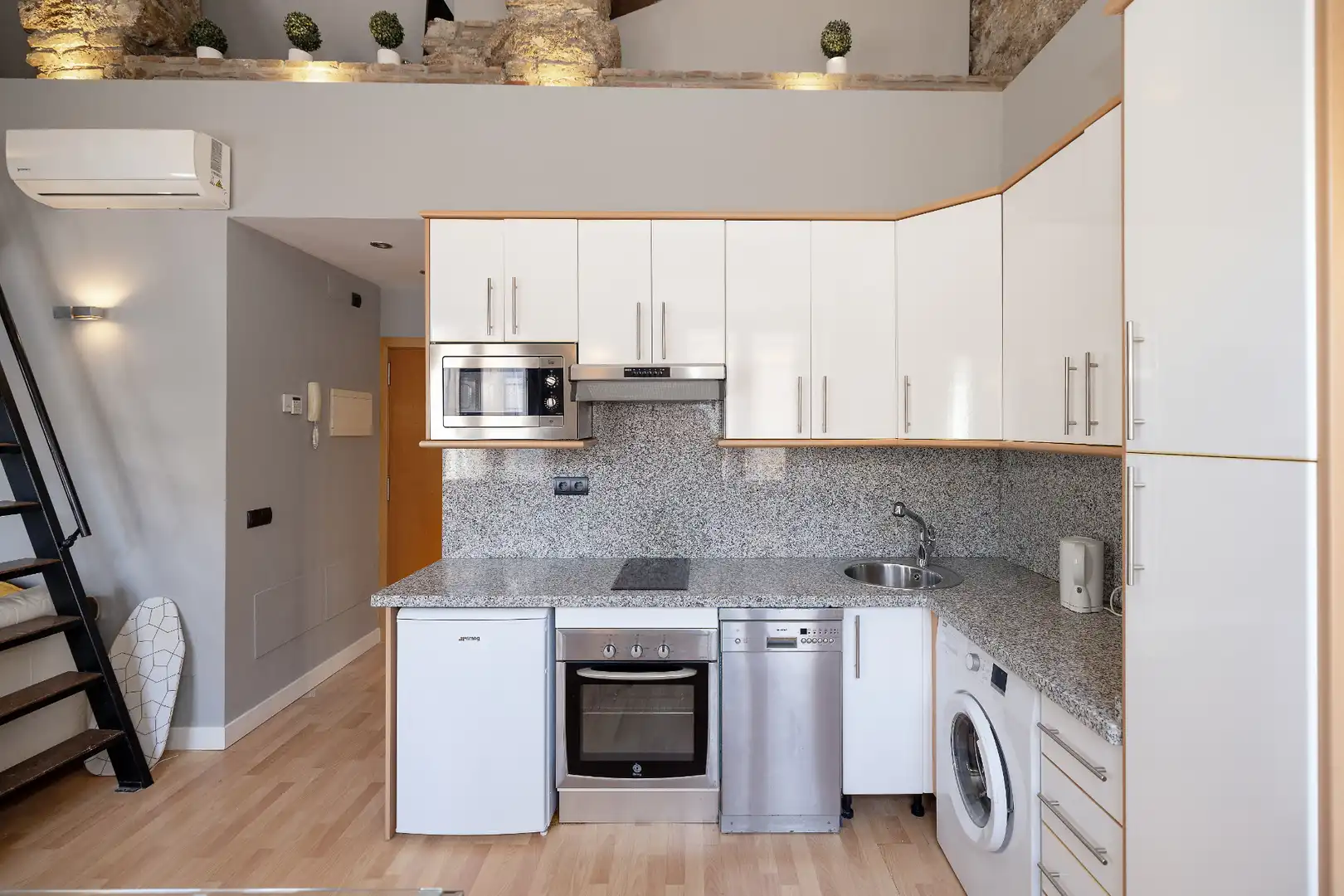 Cuina de Apartament en venda en Málaga amb Aire condicionat, Calefacció i Balcó
