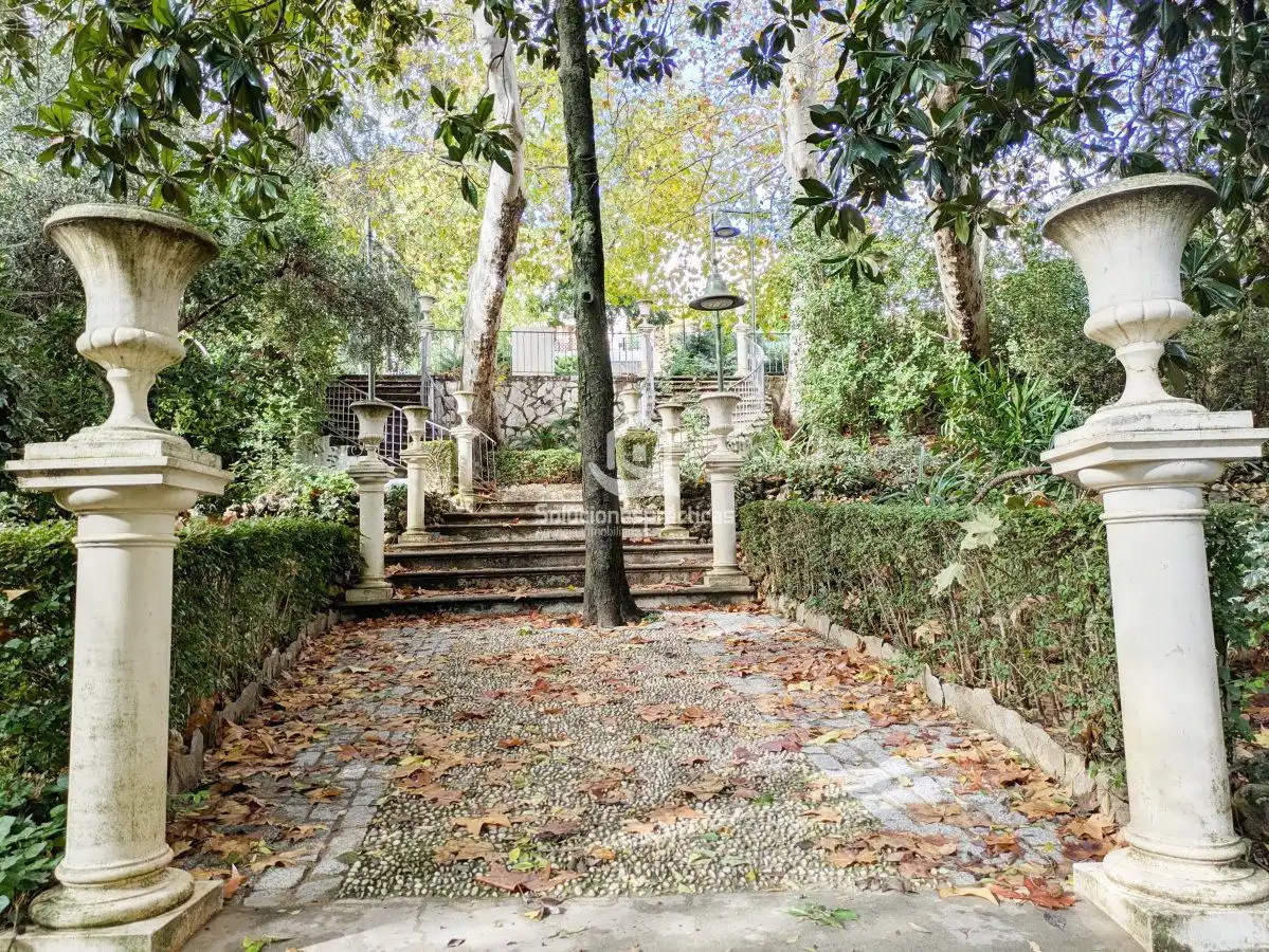 Jardí de Casa o xalet en venda en Jaén amb Aire condicionat, Calefacció i Terrassa
