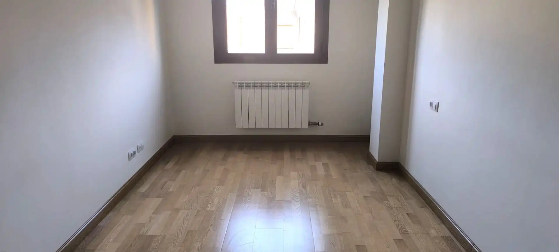 Habitación de Apartamento en venta en Alberite con Calefacción, Terraza y Trastero