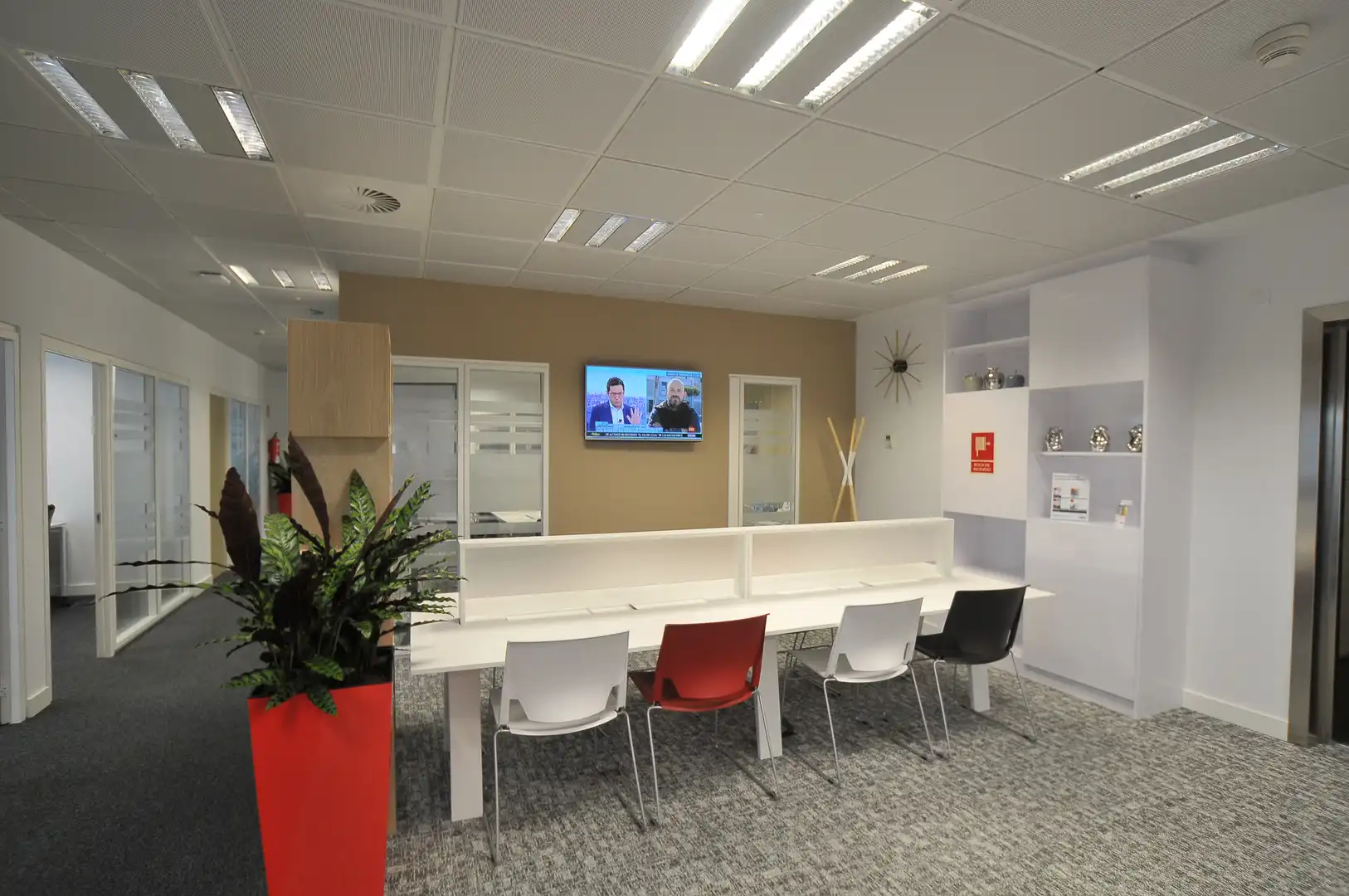 Office for rent in Madrid  with Air Conditioner, Heating and Furnished