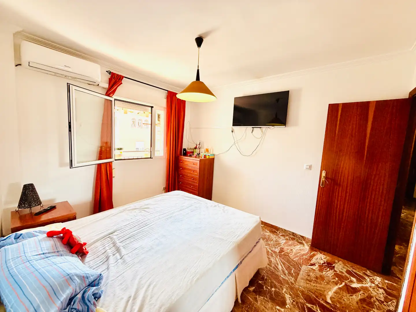 Bedroom of Flat for sale in Sevilla  with Air Conditioner and Terrace