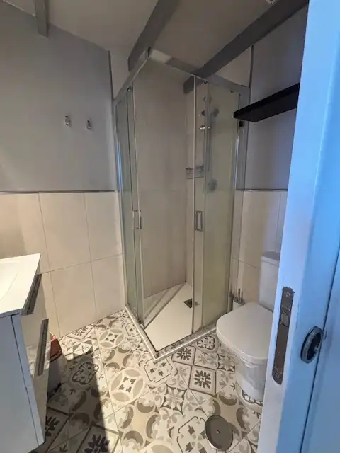 Baño de Ático de alquiler en Ferrol con Calefacción, Parquet y Terraza