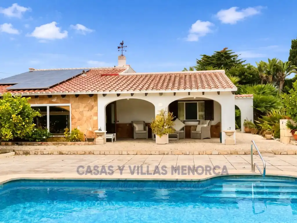 Vista exterior de Finca rústica en venda en Sant Lluís amb Jardí privat, Terrassa i Piscina