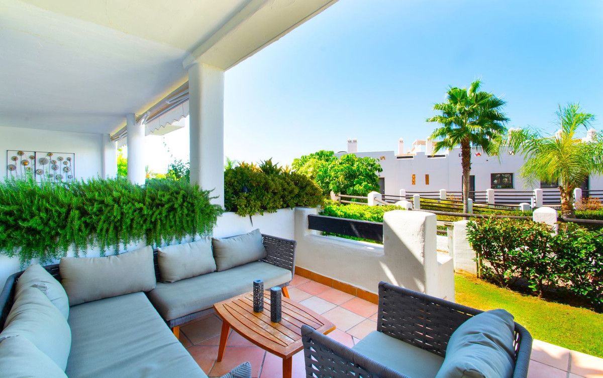 Terrace of Planta baja for sale in Estepona  with Air Conditioner, Private garden and Terrace