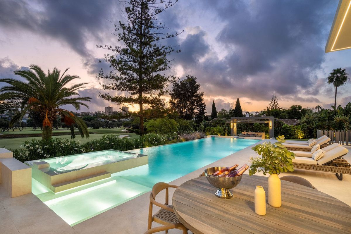 Piscina de Casa o chalet en venta en Marbella con Aire acondicionado, Jardín privado y Piscina