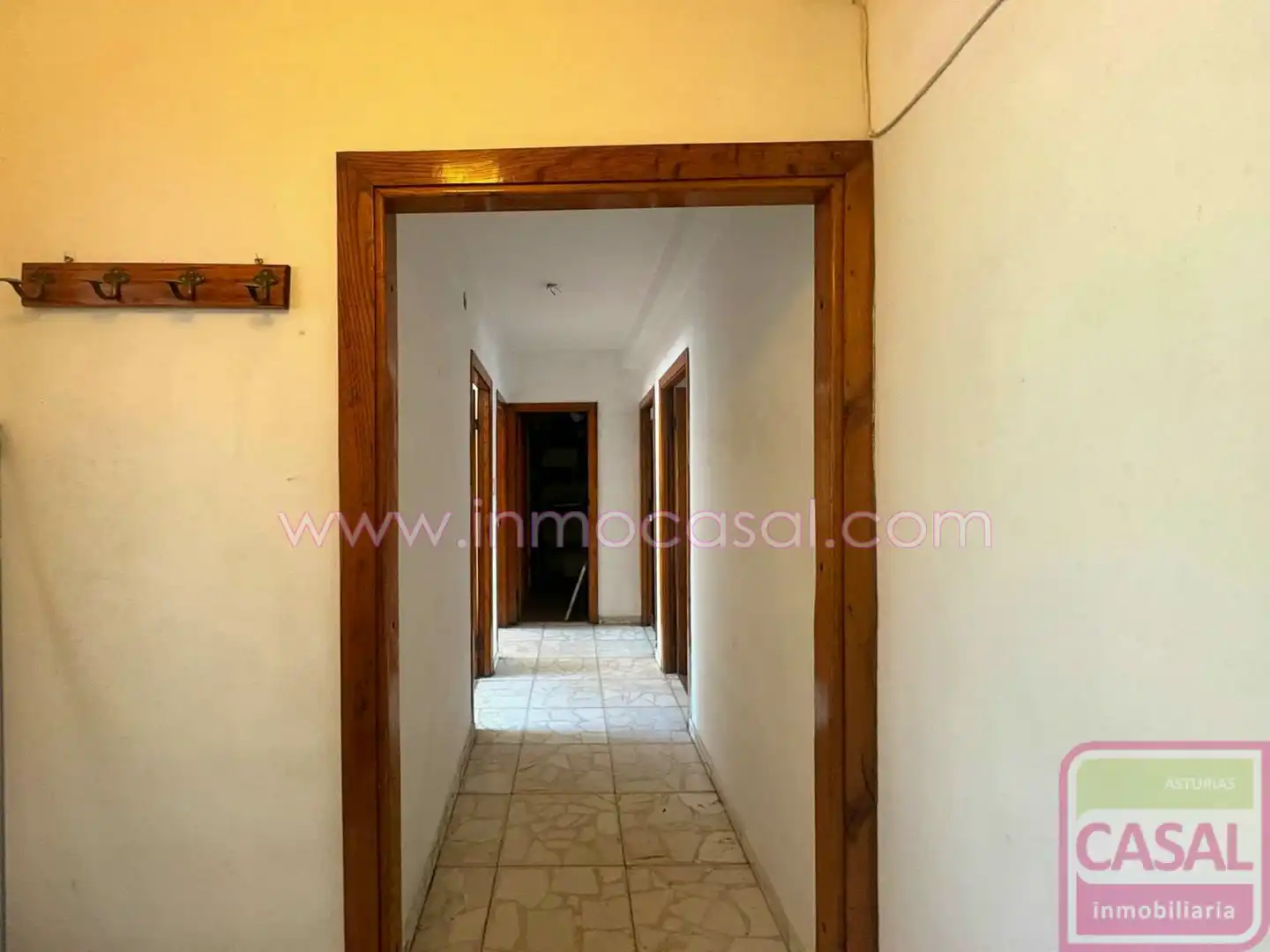 Piso en venta en Lena con Calefacción, Terraza y Amueblado