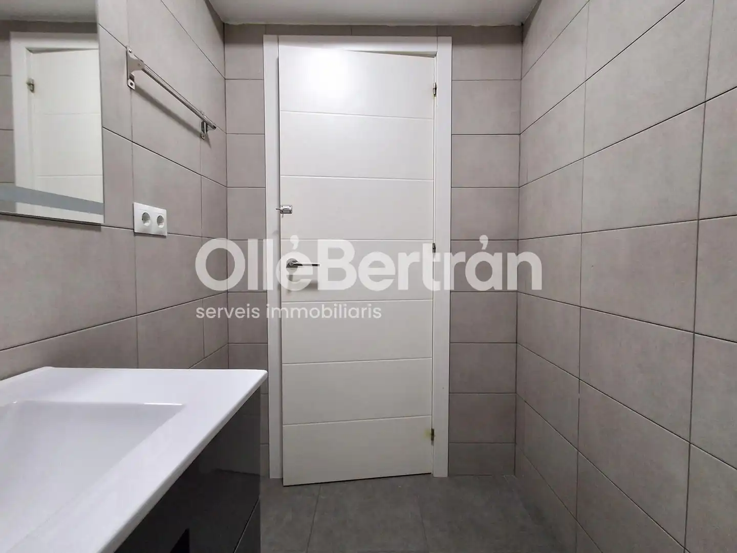 Badezimmer von Büro zur Miete in Barcelona mit Klimaanlage
