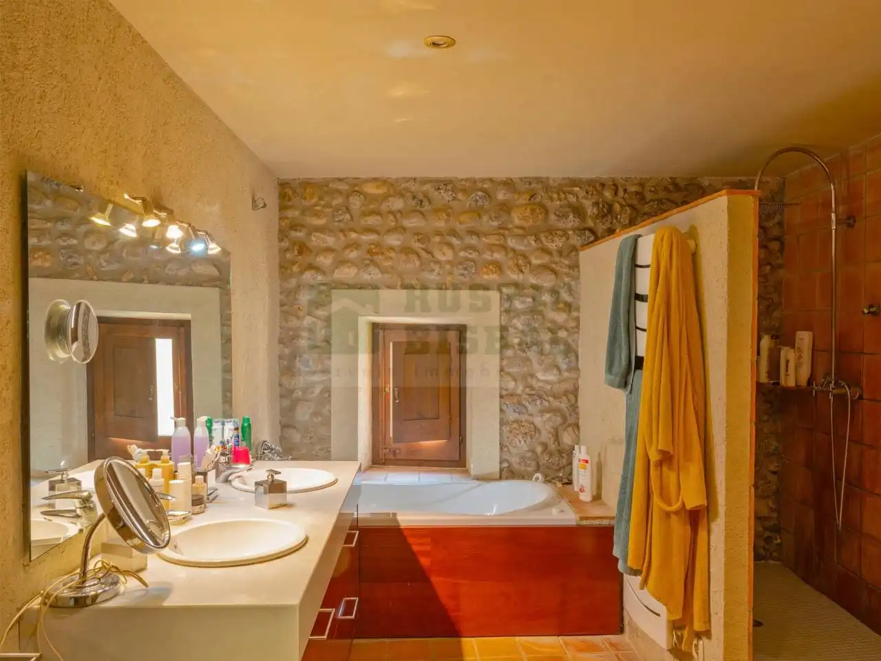 Baño de Finca rústica en venta en Sant Miquel de Fluvià con Aire acondicionado, Calefacción y Terraza