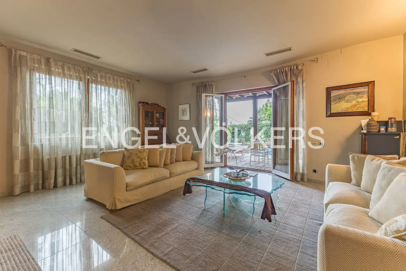 Living room of Houses for sale in Esplugues de Llobregat  with Air Conditioner, Heating and Private garden
