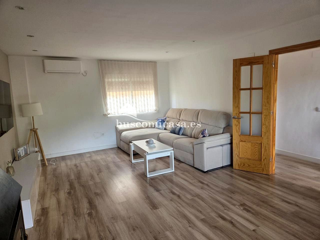Sala d'estar de Casa adosada en venda en  Jaén Capital amb Aire condicionat, Terrassa i Piscina