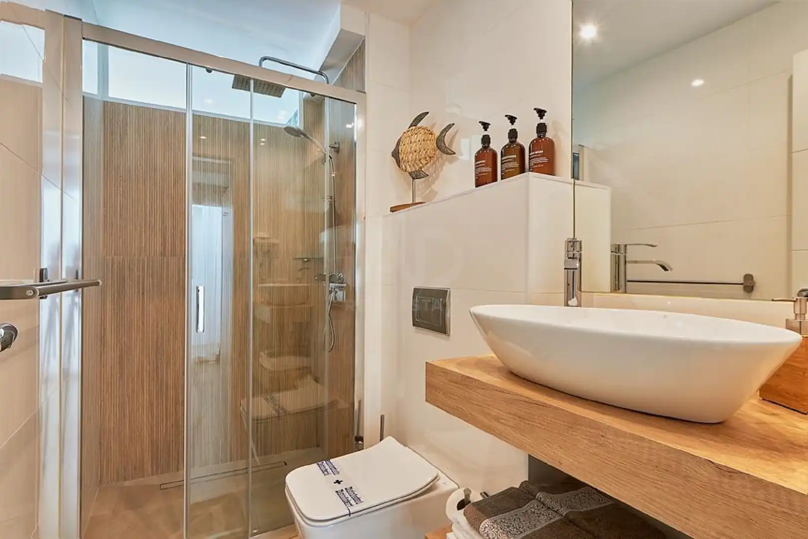 Bathroom of Buildings for sale in Málaga