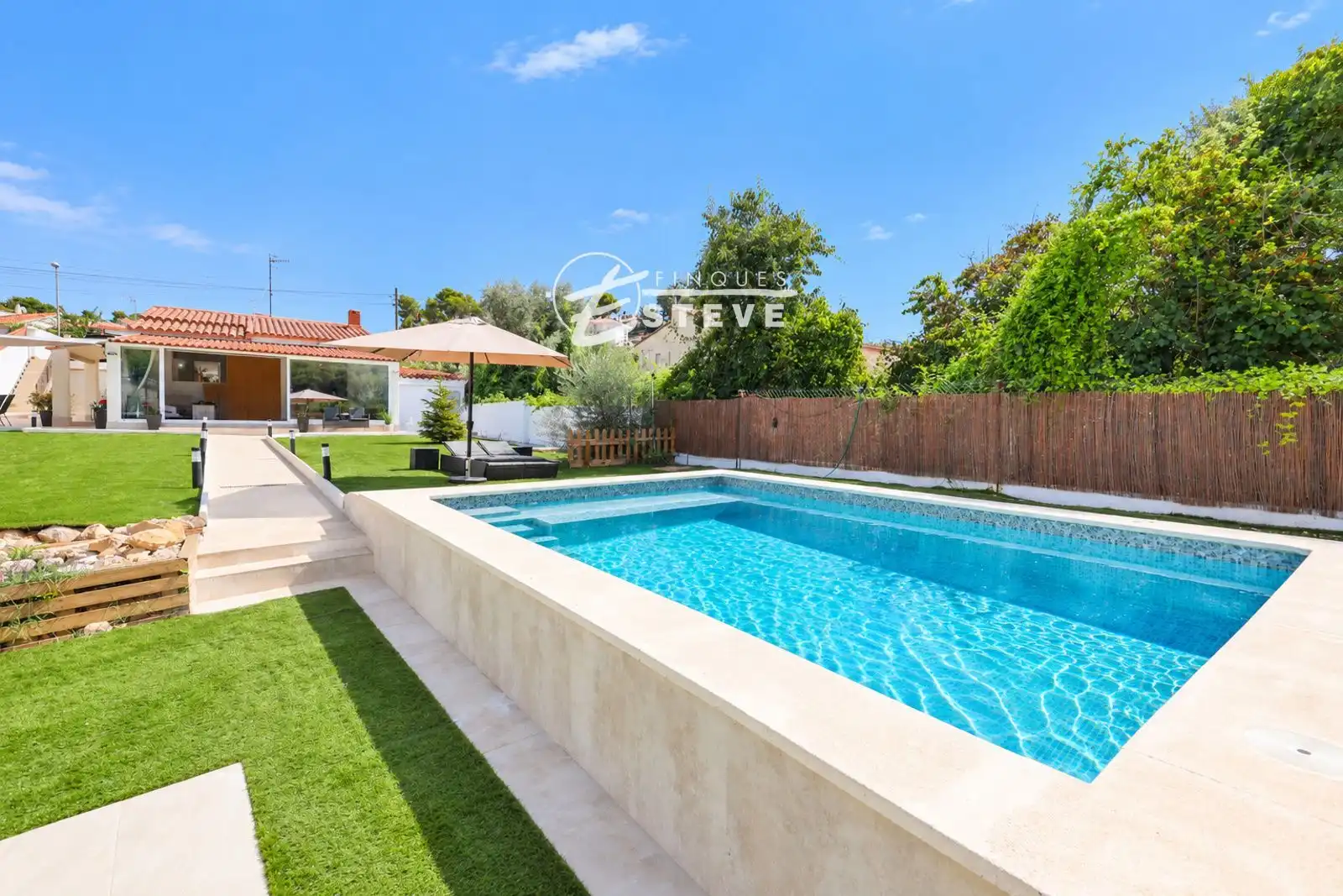 Xalet amb piscina en venda a LLESSIU, imagen 3