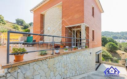Vista exterior de Casa o xalet en venda en Arenys de Munt amb Calefacció, Jardí privat i Terrassa