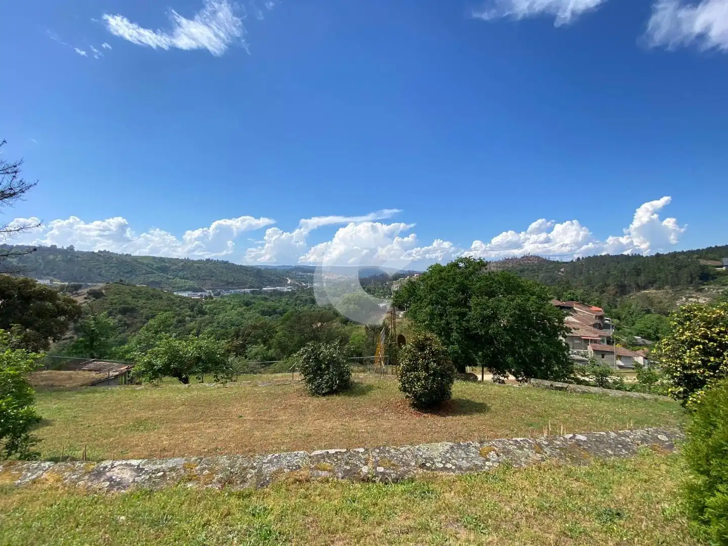 Casa o xalet en venda en San Cibrao das Viñas amb Calefacció, Jardí privat i Parquet
