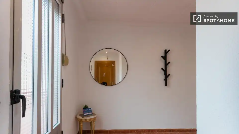 Flat for rent in Valencia  with Air Conditioner, Heating and Furnished