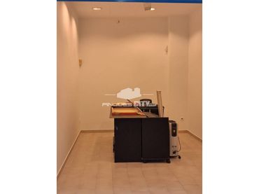 Local comercial de lloguer a Calle Hospital Vell 18