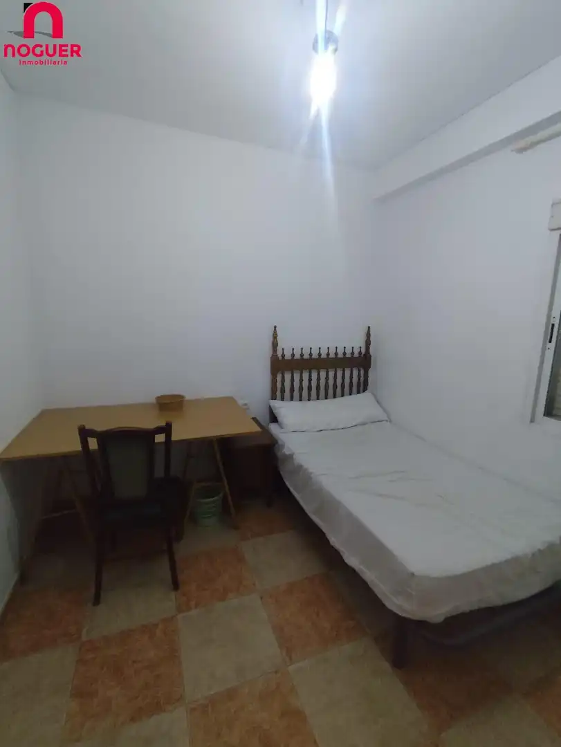 Schlafzimmer von Wohnung zur Miete in Córdoba mit Heizung, Terrasse und Abstellraum