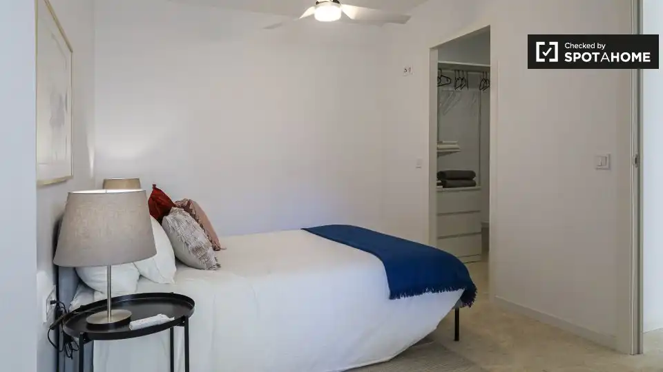 Bedroom of Flat for rent in Valencia  with Air Conditioner, Heating and Furnished