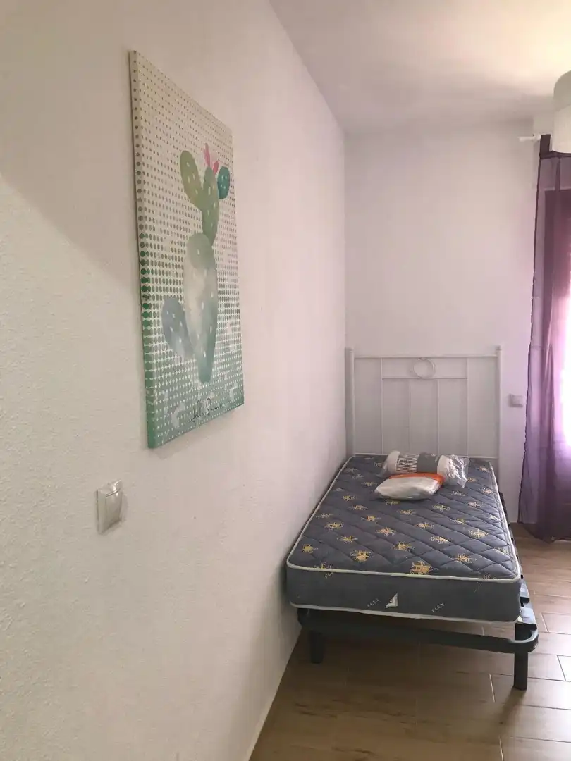 Habitación de Piso en venta en Granada con Amueblado, Horno y Lavadora
