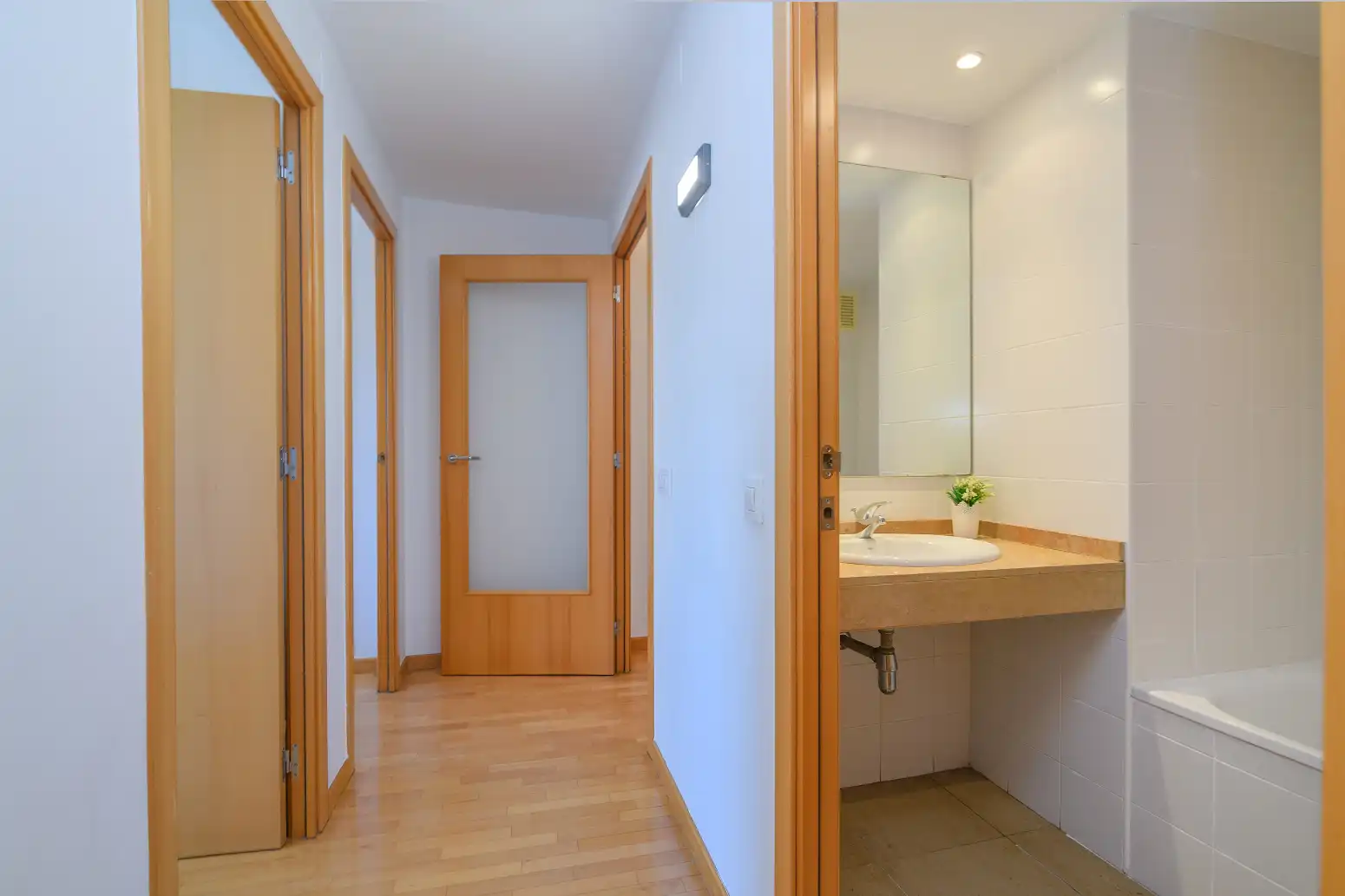Baño de Piso en venta en Viladecans con Calefacción, Jardín privado y Parquet