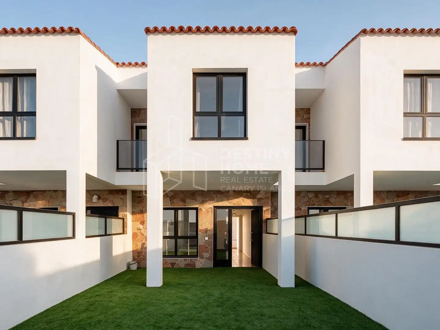 Vista exterior de Dúplex en venda en La Oliva amb Jardí privat i Terrassa